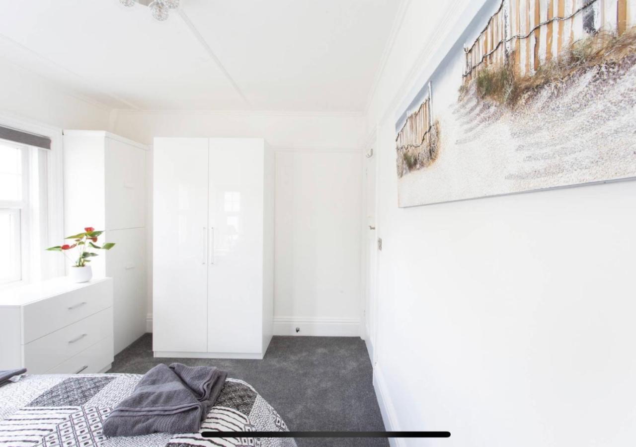 Ammonite Luxury Beachfront Apartment Lyme Regis Zewnętrze zdjęcie