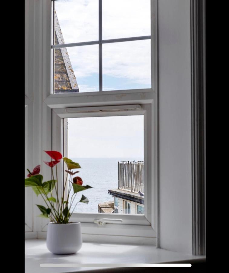 Ammonite Luxury Beachfront Apartment Lyme Regis Zewnętrze zdjęcie