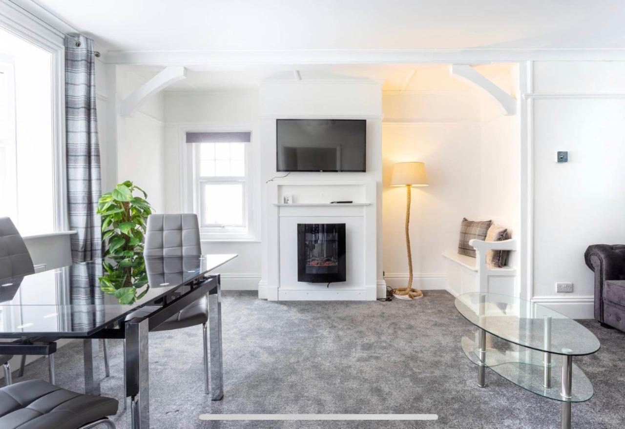 Ammonite Luxury Beachfront Apartment Lyme Regis Zewnętrze zdjęcie